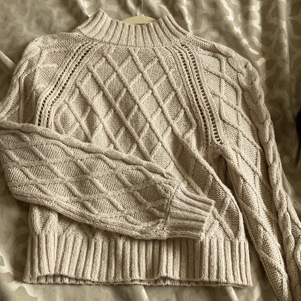 American Eagle Sweater